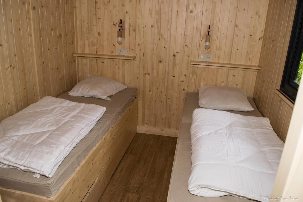 Готель Camping Le Mouliat Moncrabeau Екстер'єр фото